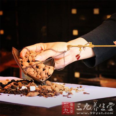 用法用量：每服100丸，食远清茶送下，日3次