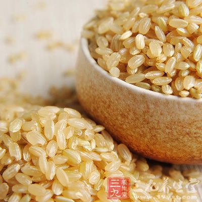 吃糙米可排除体内过剩的养份及毒素
