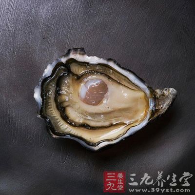 牡蛎咸寒质重，入肝经，有平肝潜阳，益阴之功