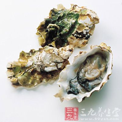 牡蛎又是补钙的好食品，它含磷很丰富