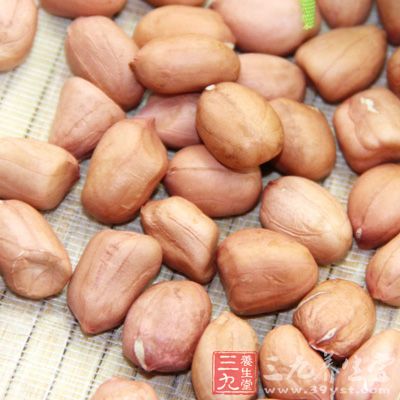 原料：花生、牛奶适量