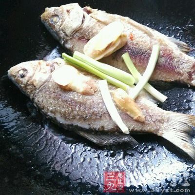 吃白鯽魚時如何避免魚腥味呢