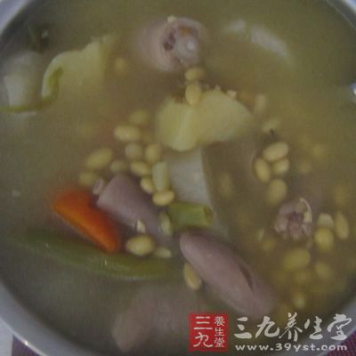 黃豆豬尾湯，富含蛋白質(zhì)、大豆異黃酮和膠質(zhì)