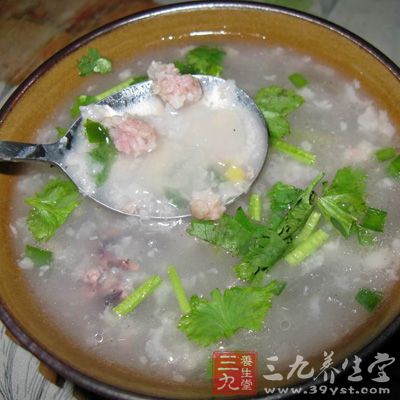 參魚瘦肉湯具有滋陰降火的功效，對(duì)卵巢早衰很有效