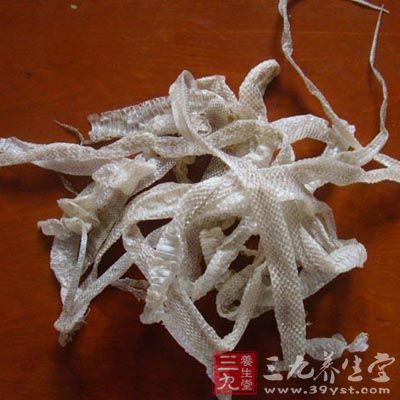 治眼胀头风,煅研涂疮,汤火伤,收湿疮干水,治疮疾