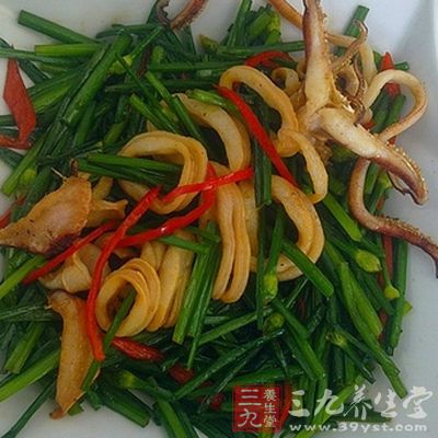 蕨菜200克，鮮蝦仁50克