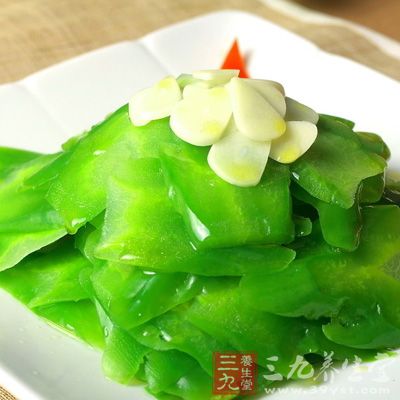 饮食宜保持清淡，多食富含纤维的食物