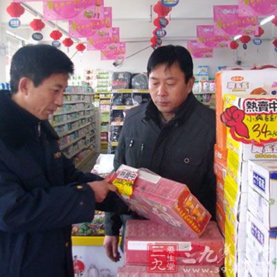 洪泽工商局整治春节流通环节食品市场