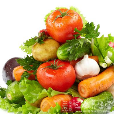 尿结石患者在平时生活中应该尽量的少吃些含有草酸的食物