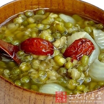 早餐：綠豆粥1碗，豆腐腦1碗，雞蛋1只