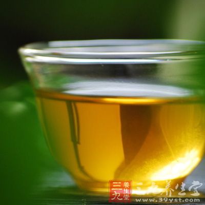 金钱草茶、茵陈山楂茶可以利湿、活血、化瘀，比较适合湿热蕴结型的痛经女性