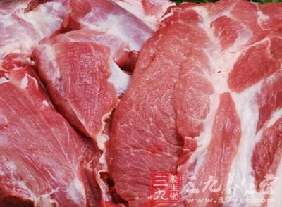商贩挂带皮肉 母猪肉冒充牛肉卖被罚