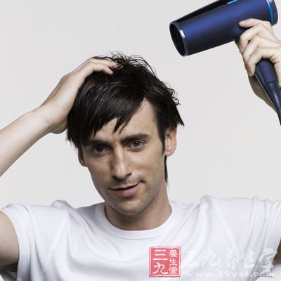 <em>掉头发</em>是什么<em>原因</em> 人<em>为什么会掉头发</em>呢