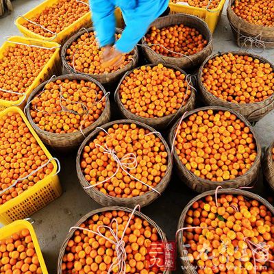 金桔茶是处于茶类的食物,不同的茶到给我们的营养还有体现出来的功效都是不同的 金桔茶是处于茶类的食物,不同的茶到给我们的营养还有体现出来的功效都是不同的