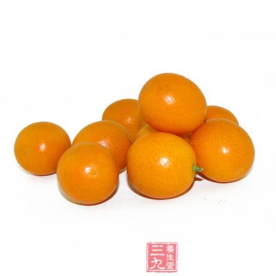 初患感冒之类的疾病而且程度较轻时，喝上一些金桔酒，很快便可消除病症