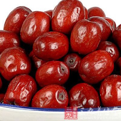 应该多吃红参、红枣、淮山补肾气;如果头昏眼花、心悸失眠、面色萎黄 应该多吃红参、红枣、淮山补肾气;如果头昏眼花、心悸失眠、面色萎黄