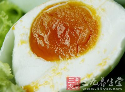 烟台市买7盒咸鸭蛋过期 超市赔偿28盒