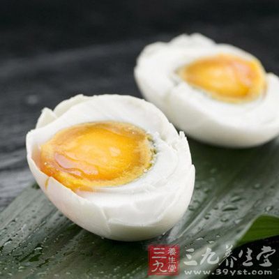 烟台市买7盒咸鸭蛋过期 超市赔偿28盒