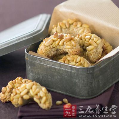 松子饼干的具体制作步骤介绍