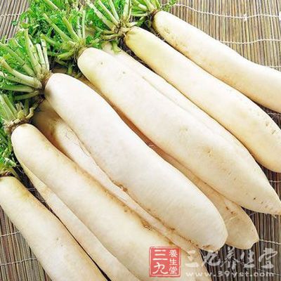 萝卜500克，苦杏仁15克，牛肺250克