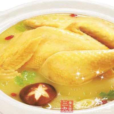 如果有发烧症状，补充身体水分便十分重要