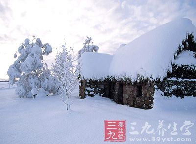 大雪节气的特点是干燥，空气湿度很低