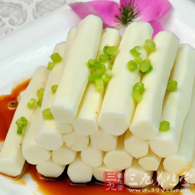 取适量山药，研细后放入铫