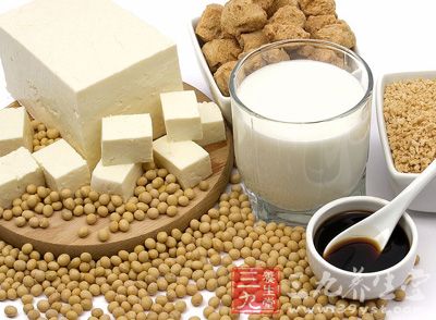 尤其是患有肥胖、心脏病、高血压等的人,更应少吃肉,多吃豆制品 尤其是患有肥胖、心脏病、高血压等的人,更应少吃肉,多吃豆制品