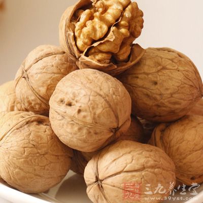 核桃仁炒韭菜 核桃仁炒韭菜