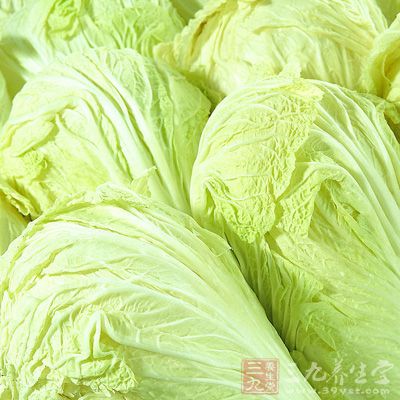 白菜250克，干口蘑3克