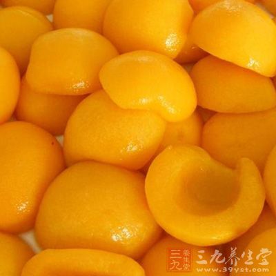 黃桃罐頭，是超市里面比較常見(jiàn)的物品