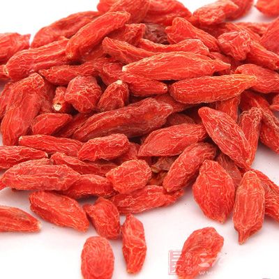 兔肉200克,淮山30克,枸杞子15克 兔肉200克,淮山30克,枸杞子15克