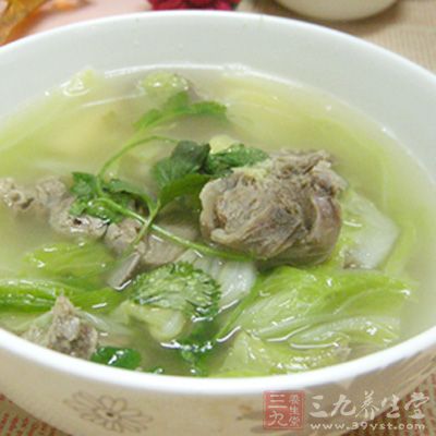 孕婦春季營養(yǎng)保健食譜四：白菜奶汁湯