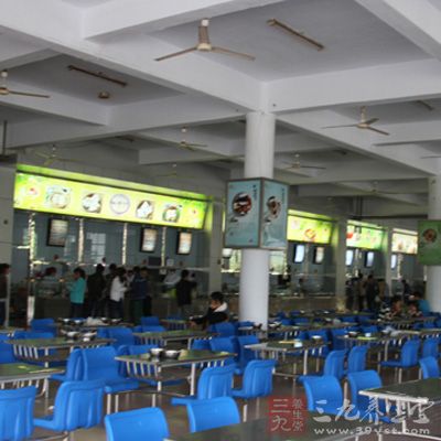 临海优化校园饮食环境 确保百万学生放心饮食