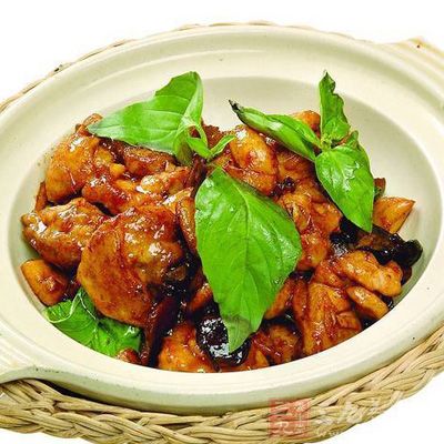 要记得炒至三杯鸡的时候，全程是不加一滴水的哦