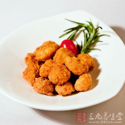 鸡翅(翅中或者翅根,前者口感比较好)鸡胸肉(做鸡球切大块、做鸡柳切条,切前去筋膜用刀拍松) 鸡翅(翅中或者翅根,前者口感比较好)鸡胸肉(做鸡球切大块、做鸡柳切条,切前去筋膜用刀拍松)