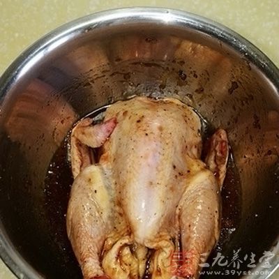 用牙签封好尾部