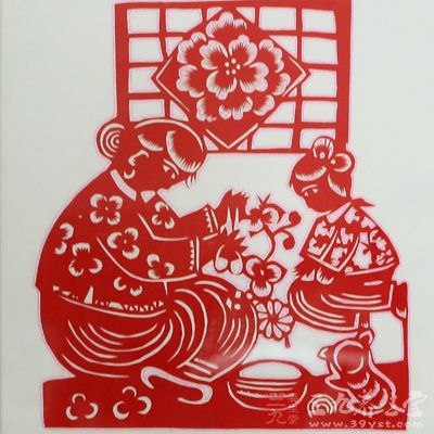 剪出个红彩绿窗花 剪出个红彩绿窗花