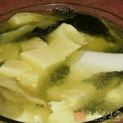 裙带菜豆腐汤