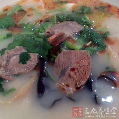 羊肉150克,胡椒10克,陈皮6克 羊肉150克,胡椒10克,陈皮6克