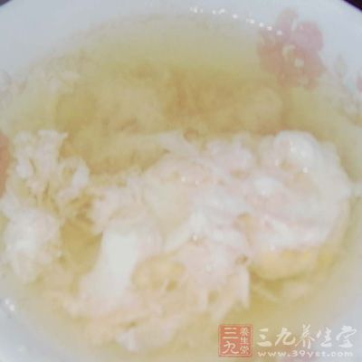 炒芡实30克，米酒30克