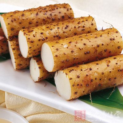 山药洗净,上锅蒸熟,取出后去皮 山药洗净,上锅蒸熟,取出后去皮