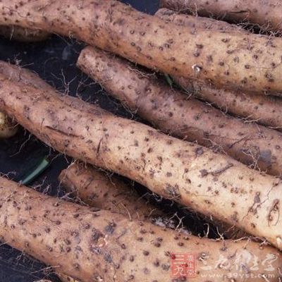 山药去皮后用清水泡着,这样就不会变黑 山药去皮后用清水泡着,这样就不会变黑