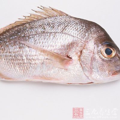 宜多吃豬肝、瘦肉、魚肉、紫菜、海帶等