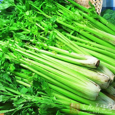 芹菜40克,粳米50克 芹菜40克,粳米50克