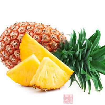 患有胃溃疡、肾脏病、血液凝血机能不全、过敏体质者，不宜过多食用菠萝