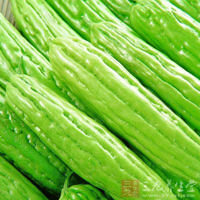 苦瓜有清毒滋阴、消烦解暑的功效 苦瓜有清毒滋阴、消烦解暑的功效