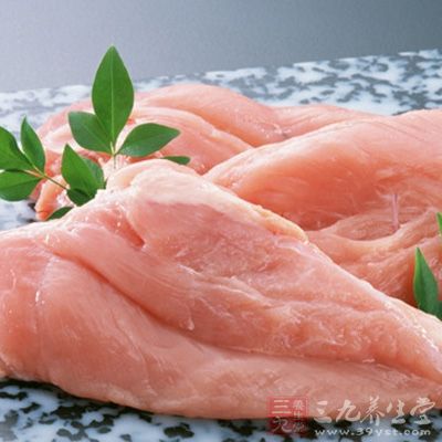 鸡胸肉250克,山楂、梨各100克 鸡胸肉250克,山楂、梨各100克