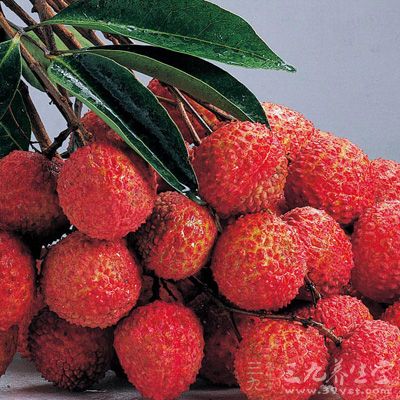 干荔枝15枚,山药、莲肉各15克 干荔枝15枚,山药、莲肉各15克