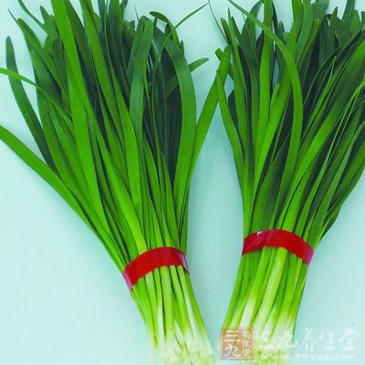 韭菜切成3~4厘米的段